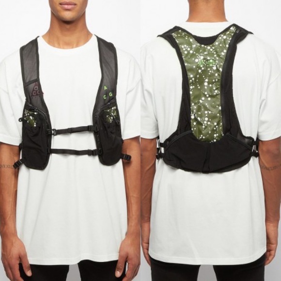 nikelab acg hydration race vest